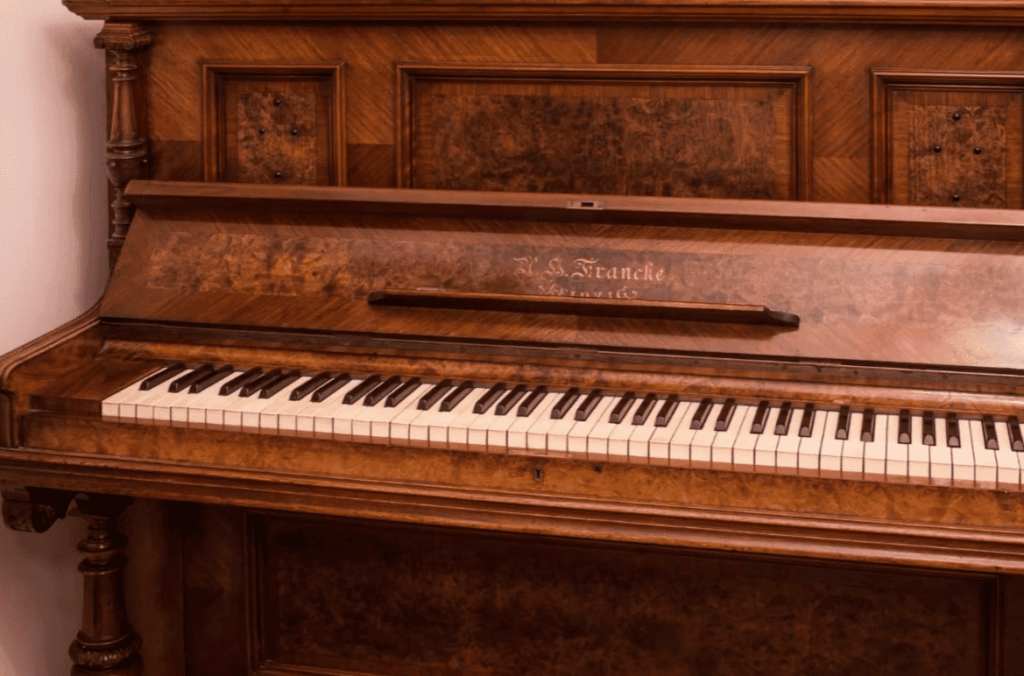 Maximizing Small Spaces for a Home Bar