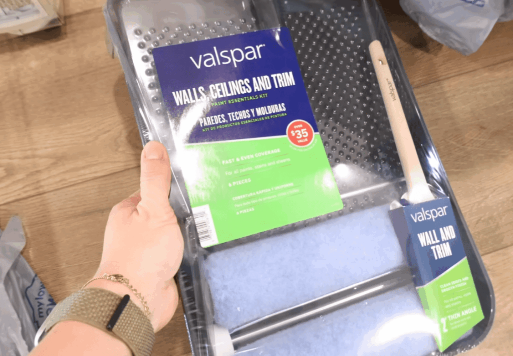 Practical Decor Details: Cookies, Signs, and Greeting Elements